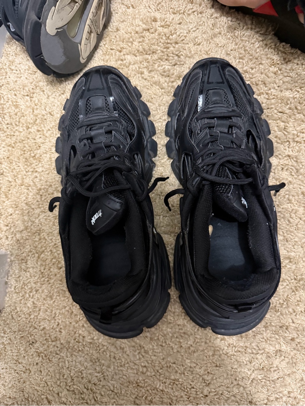 Balenciaga Men's Black Trail Runner Sneakers - Picture 4 of 8